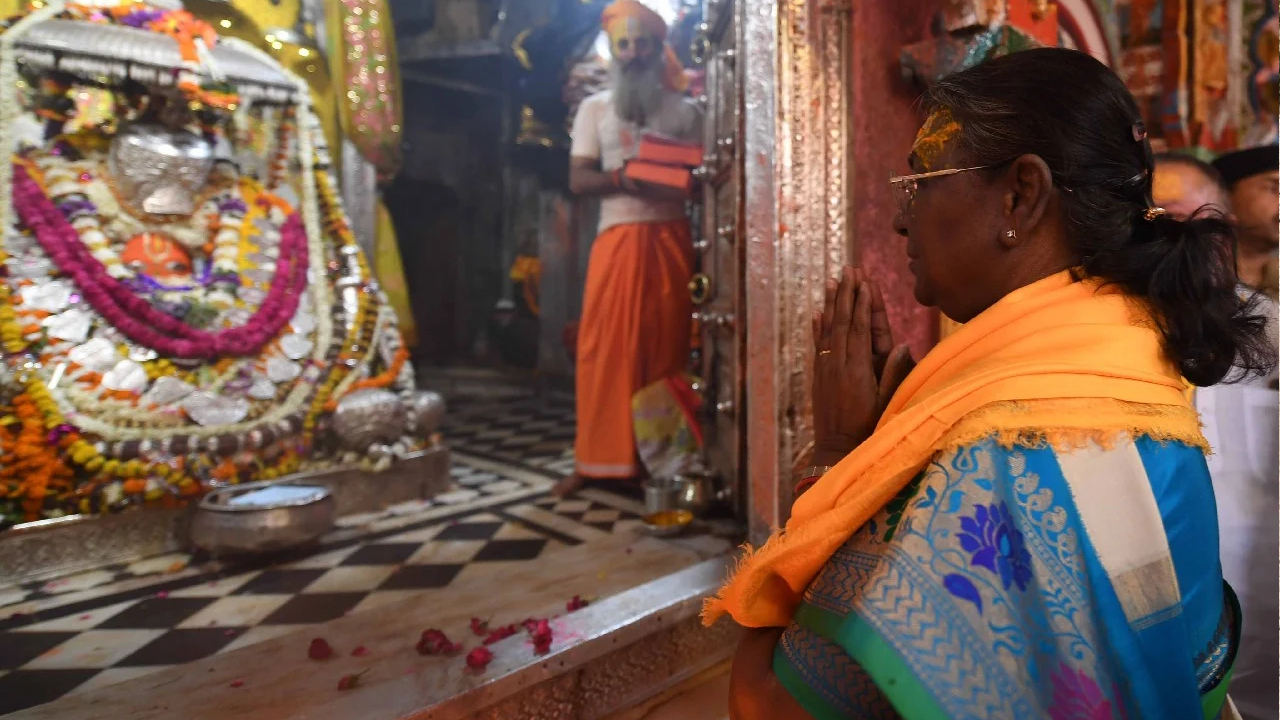 President Droupadi Murmu offers prayers at Ram Temple in Ayodhya, attends aarti